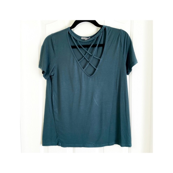 Charlotte Russe Teal Tee - Picture 1 of 3